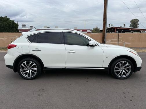 2017 INFINITI QX50 Base