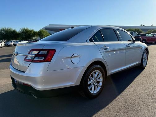 2014 Ford Taurus SE FWD