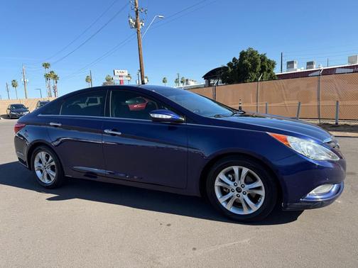 2011 Hyundai SONATA Limited