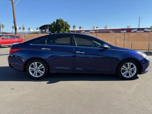 2011 Hyundai SONATA Limited