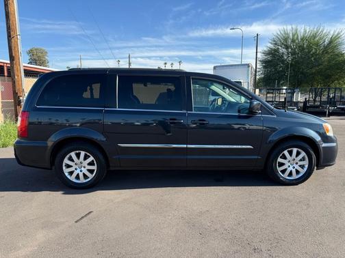 2013 Chrysler Town & Country Touring