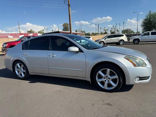 2004 Nissan Maxima SE