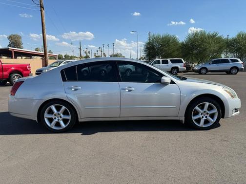2004 Nissan Maxima SE