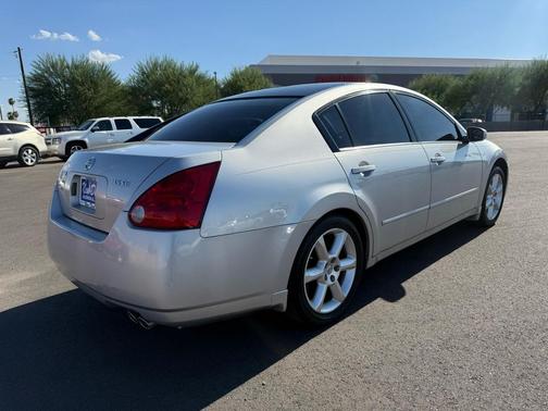 2004 Nissan Maxima SE