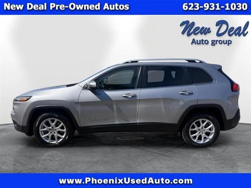 Gray 2017 Jeep Cherokee Latitude