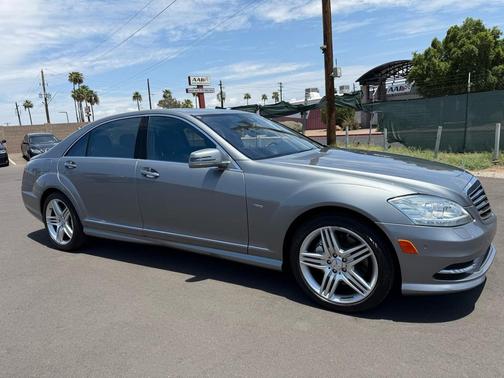 2012 Mercedes-Benz S-Class S550