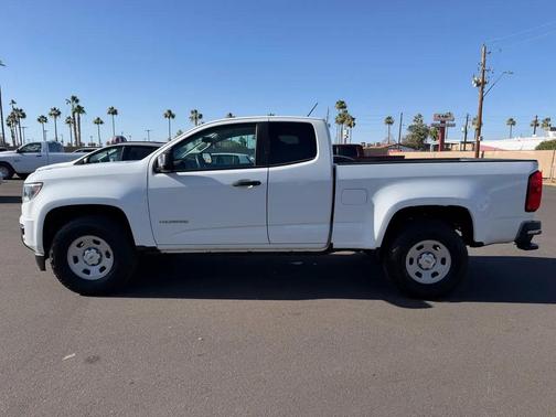 White 2017 Chevrolet Colorado WT