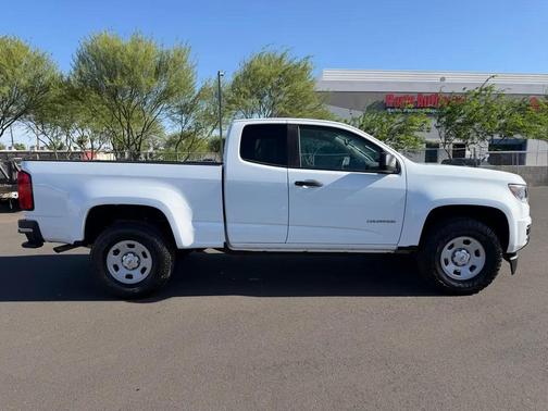 White 2017 Chevrolet Colorado WT