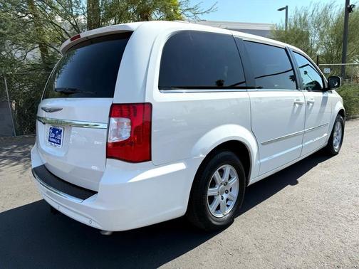 2011 Chrysler Town & Country Touring