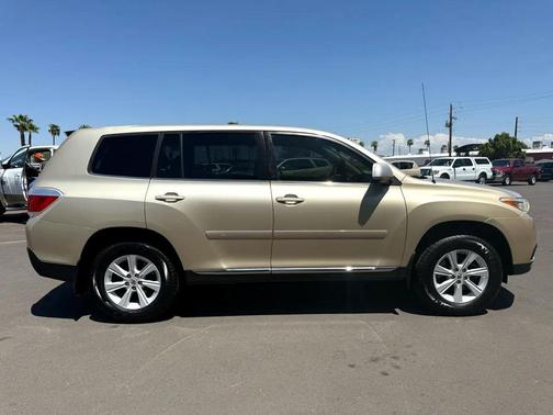 2012 Toyota Highlander SE