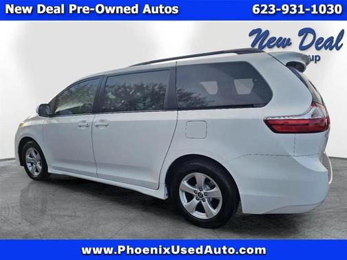 2018 Toyota Sienna LE