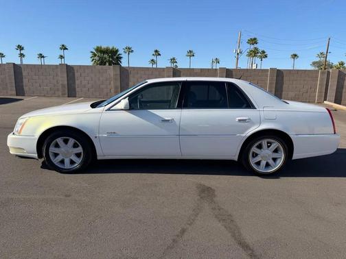 Glacier White 2006 Cadillac DTS Base