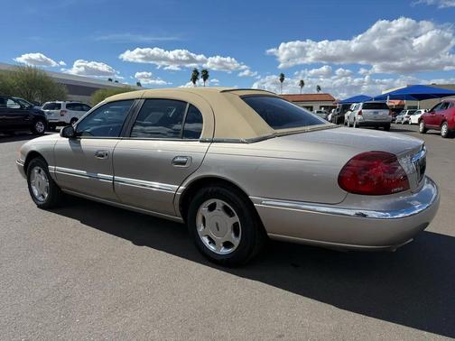 2000 Lincoln Continental Base