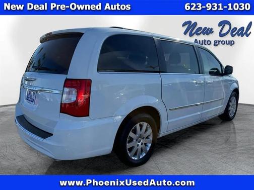 2016 Chrysler Town & Country Touring