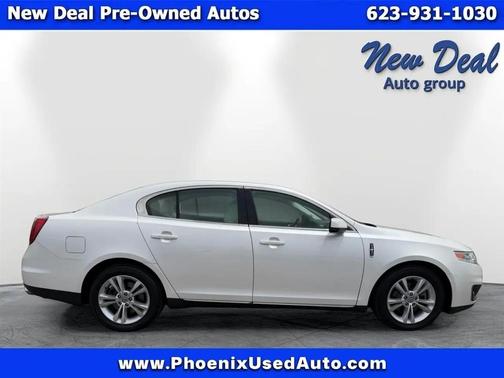 White 2010 Lincoln MKS Base