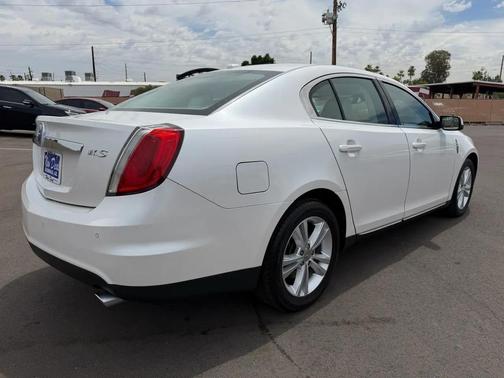 White 2010 Lincoln MKS Base