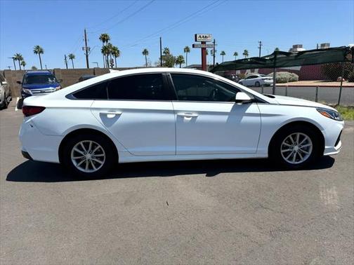 2018 Hyundai SONATA SE