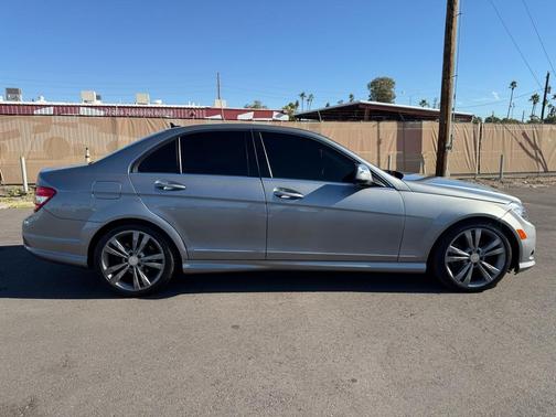 2009 Mercedes-Benz C-Class C300 Luxury Sedan