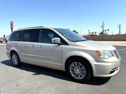 2014 Chrysler Town & Country Touring-L