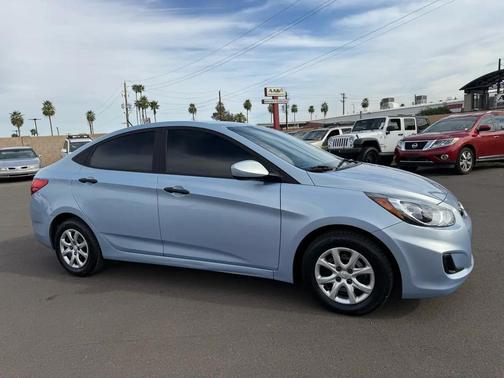 2013 Hyundai Accent GLS
