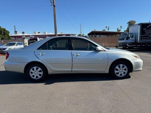 2004 Toyota Camry SE