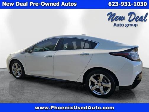 White 2017 Chevrolet Volt LT