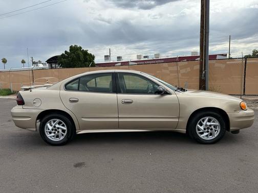 2004 Pontiac Grand Am SE1 sedan