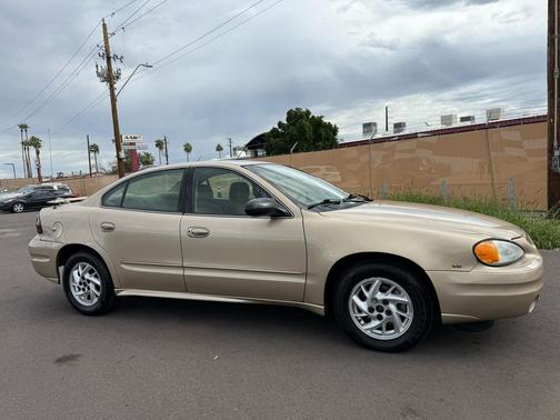 2004 Pontiac Grand Am SE1 sedan