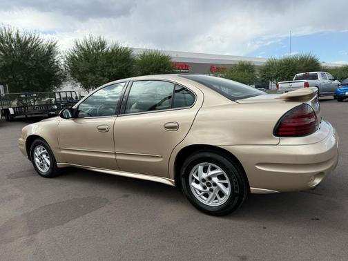 2004 Pontiac Grand Am SE1 sedan