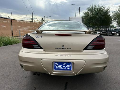 2004 Pontiac Grand Am SE1 sedan
