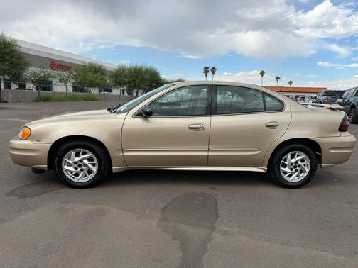 2004 Pontiac Grand Am SE1 sedan