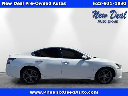 White 2013 Nissan Maxima SV