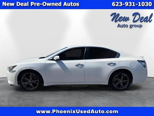 White 2013 Nissan Maxima SV