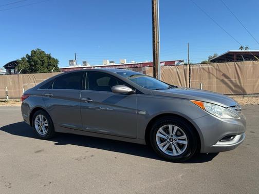 2012 Hyundai SONATA GLS