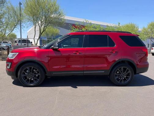 Red 2017 Ford Explorer XLT