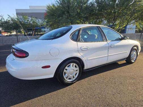 1999 Ford Taurus LX
