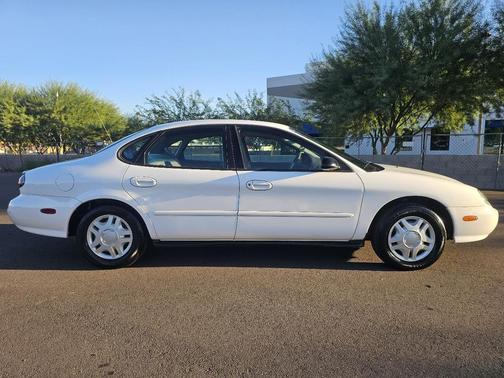 1999 Ford Taurus LX