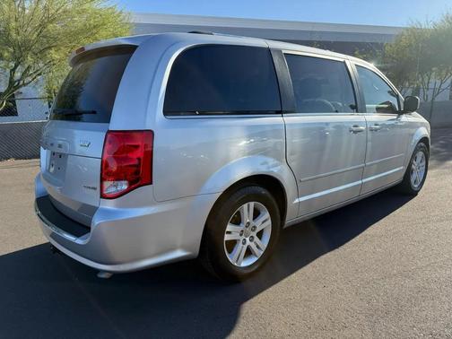 2011 Dodge Grand Caravan Crew