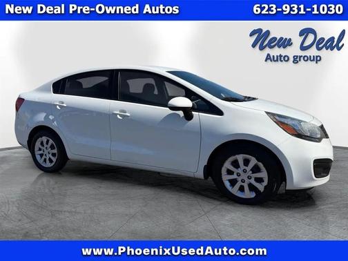 White 2015 Kia Rio LX