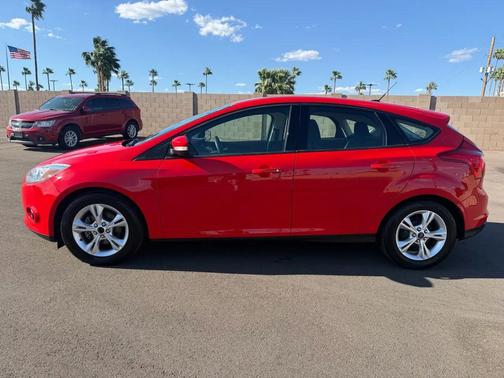 Red 2013 Ford Focus SE