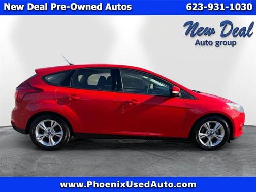 Red 2013 Ford Focus SE