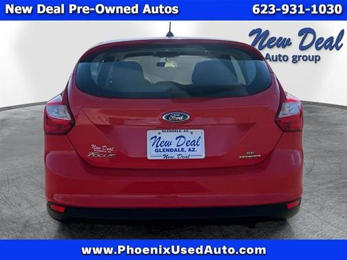 Red 2013 Ford Focus SE