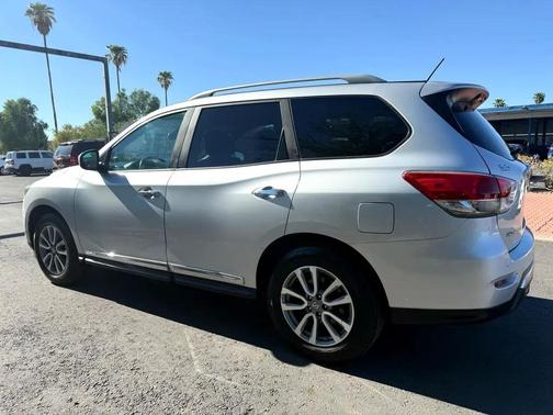 2013 Nissan Pathfinder LE