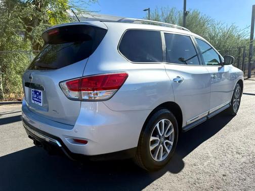 2013 Nissan Pathfinder LE