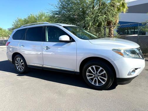 2013 Nissan Pathfinder LE