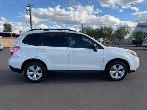 2016 Subaru Forester 2.5i