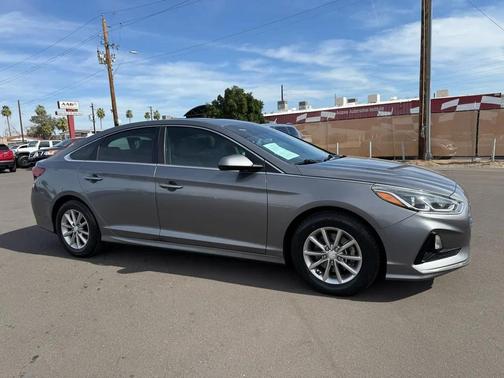 2018 Hyundai SONATA SE