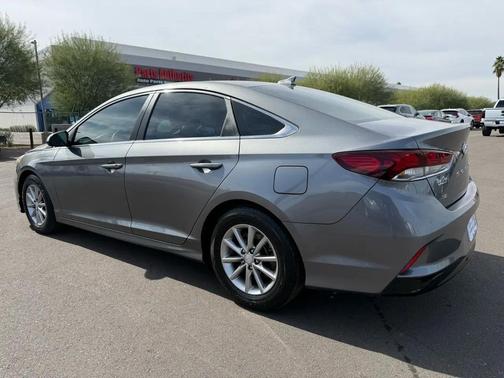 2018 Hyundai SONATA SE