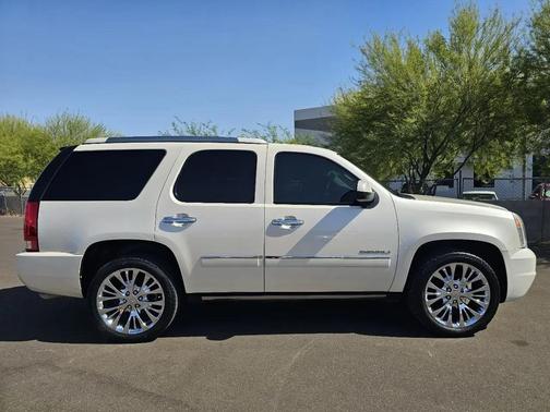 White 2012 GMC Yukon Denali