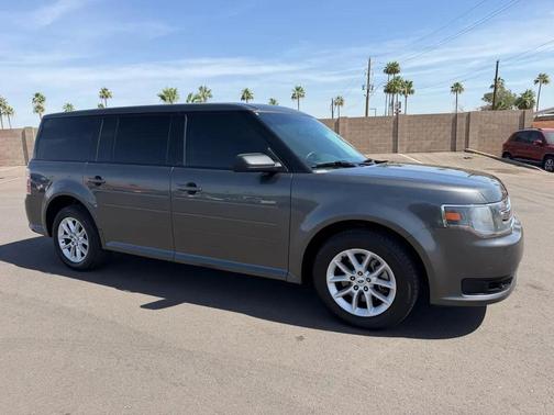 Gray 2016 Ford Flex SE
